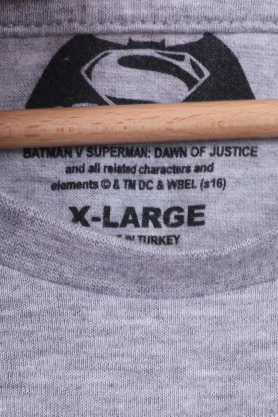 Cedar Wood State Mens XL T-Shirt Graphic Grey Cotton Batman V Superman