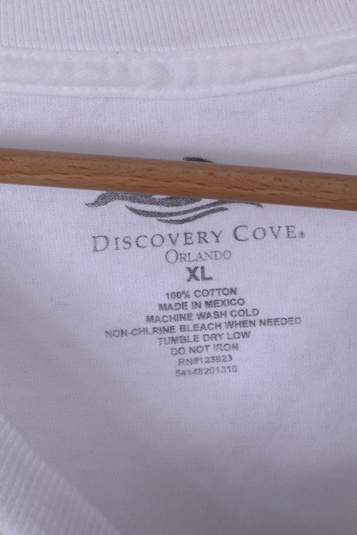 Discovery Cove Mens XL Shirt White Long Sleeve Cotton Dolphins Graphic