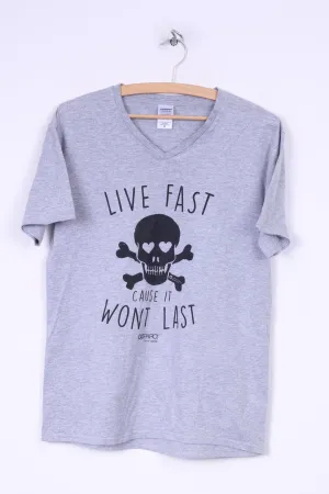 Gildan Heavy Cotton Mens M(S) T-Shirt V Neck Grey Graphic Live Fast Cause It Wont Last Summer Top
