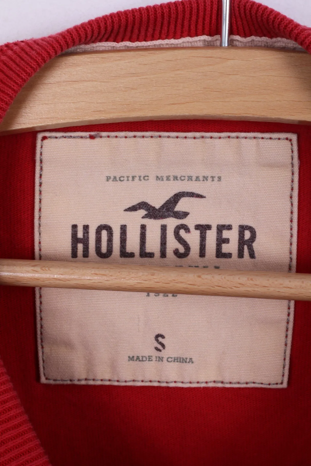 Hollister Mens S Long Sleeved Shirt Red Cotton Crew Neck Embroidered HCO