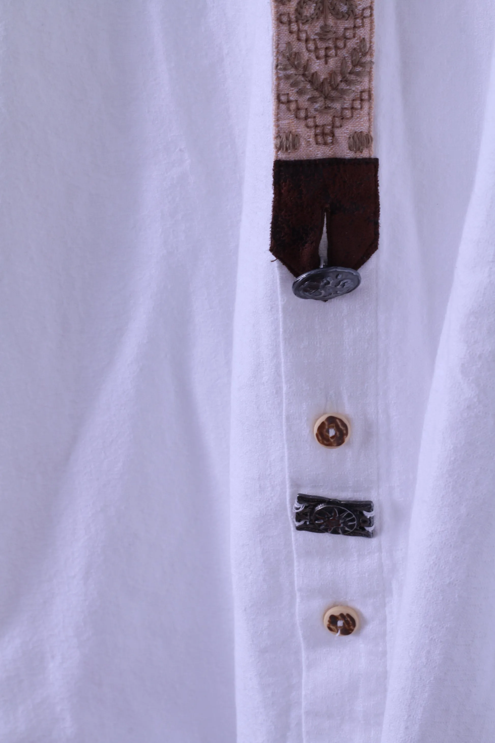 LANDHAUS C&A Naturally Mens XL 43/44 Casual Shirt White Cotton Tyrol Ebroidered Top