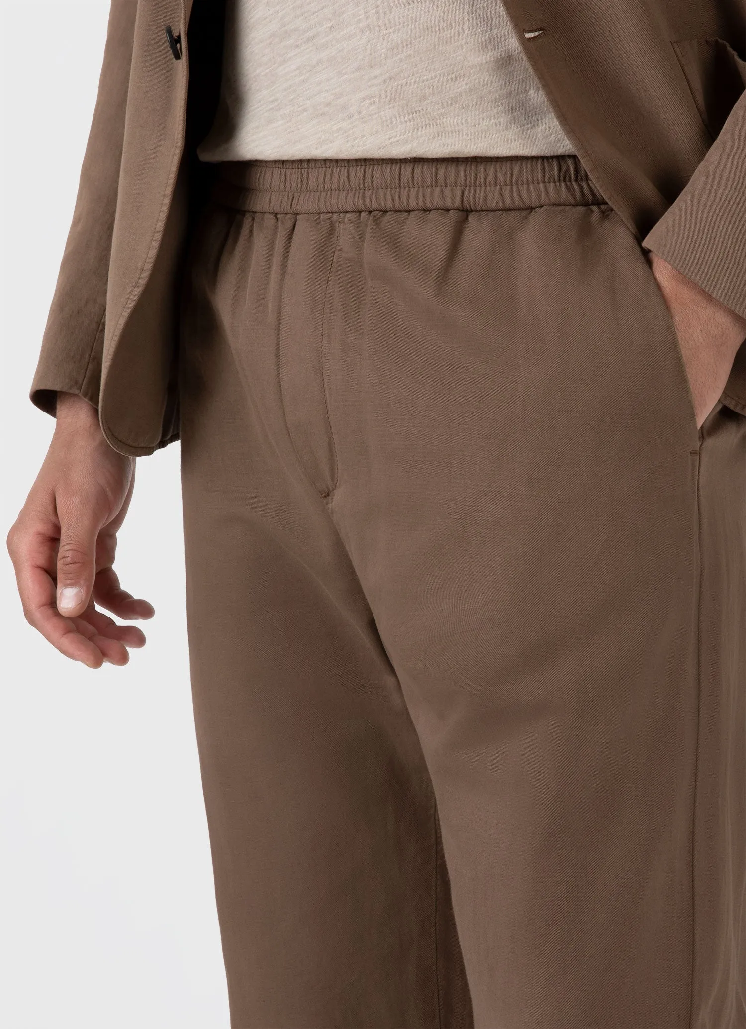 Men's Cotton Linen Drawstring Trouser in Dark Tan Sunspel