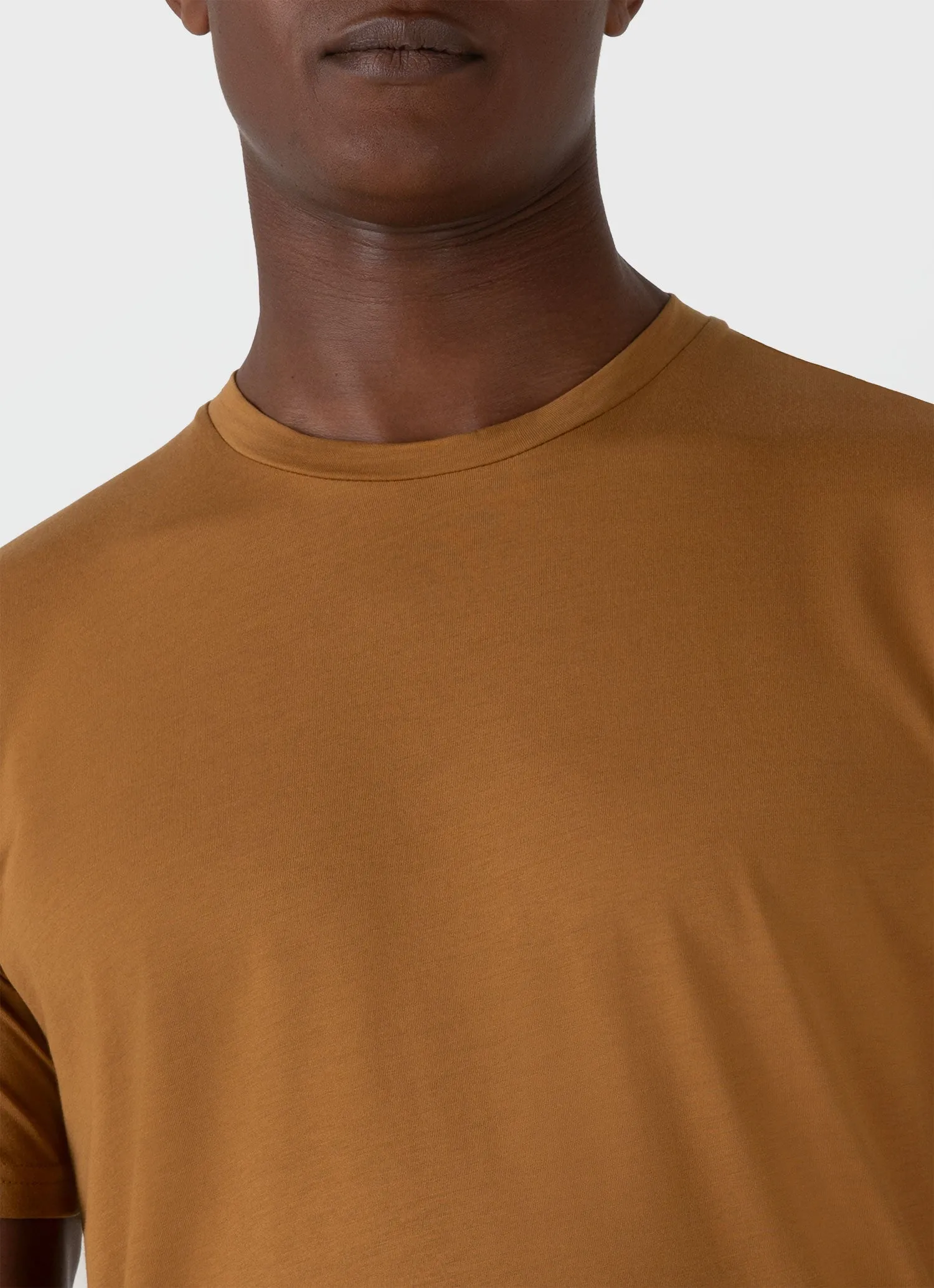 Men's Riviera Midweight T-shirt in Golden Brown Sunspel