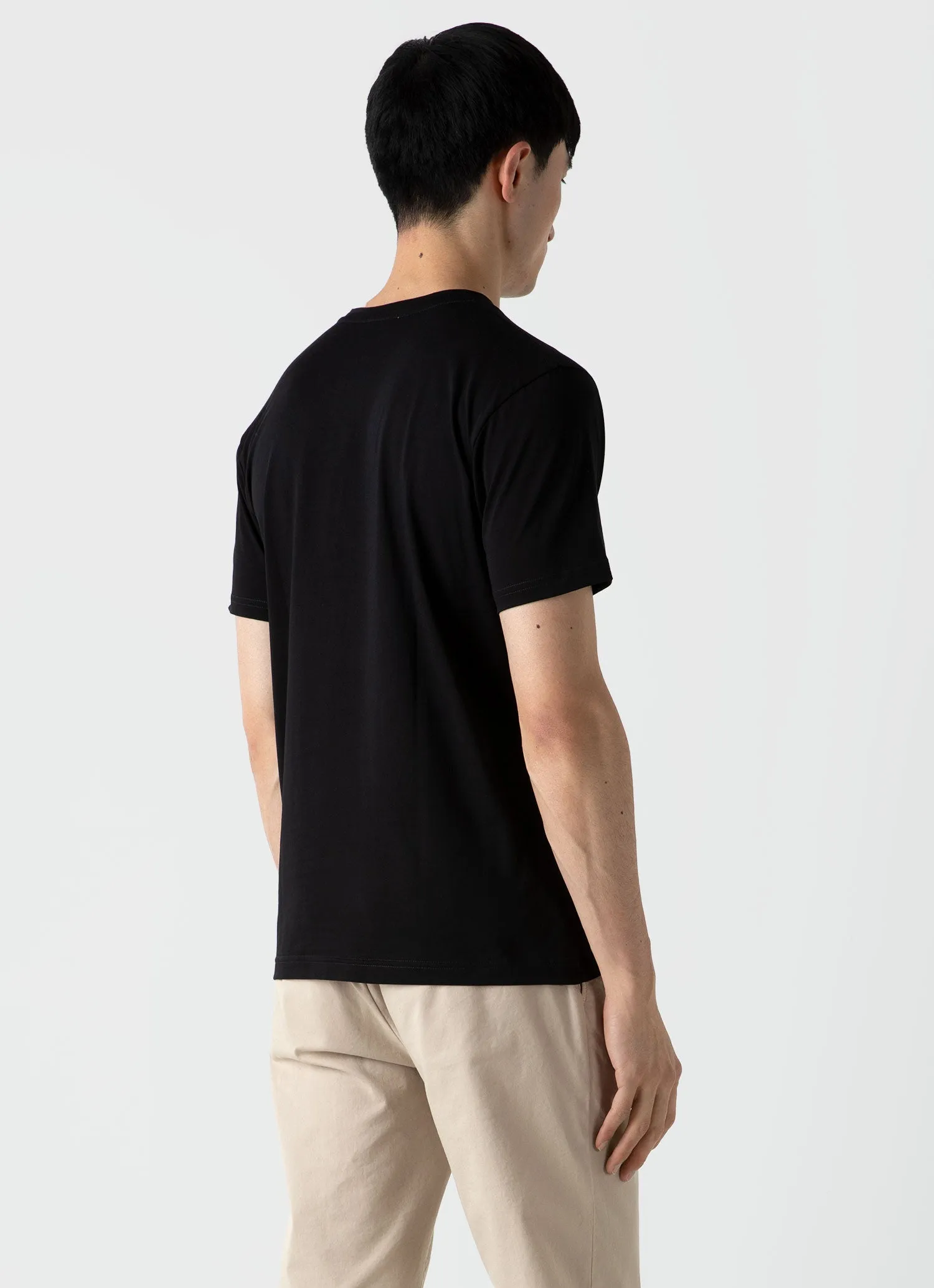 Men's Riviera V-neck T-shirt in Black Sunspel