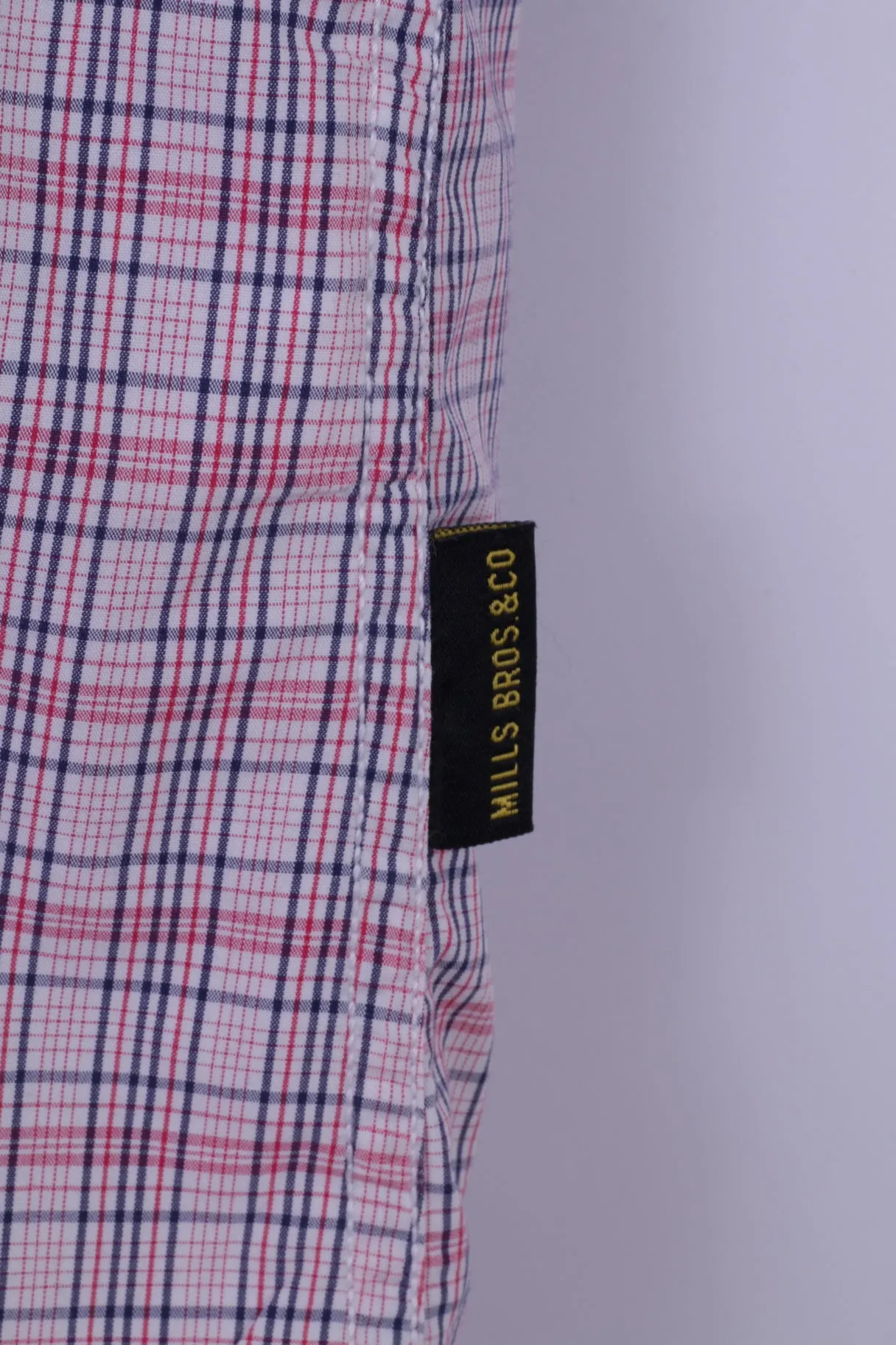 Mills Brothers Mens XL (M) Casual Shirt Red Check Cotton X18 Vintage Apparel Short Sleeve