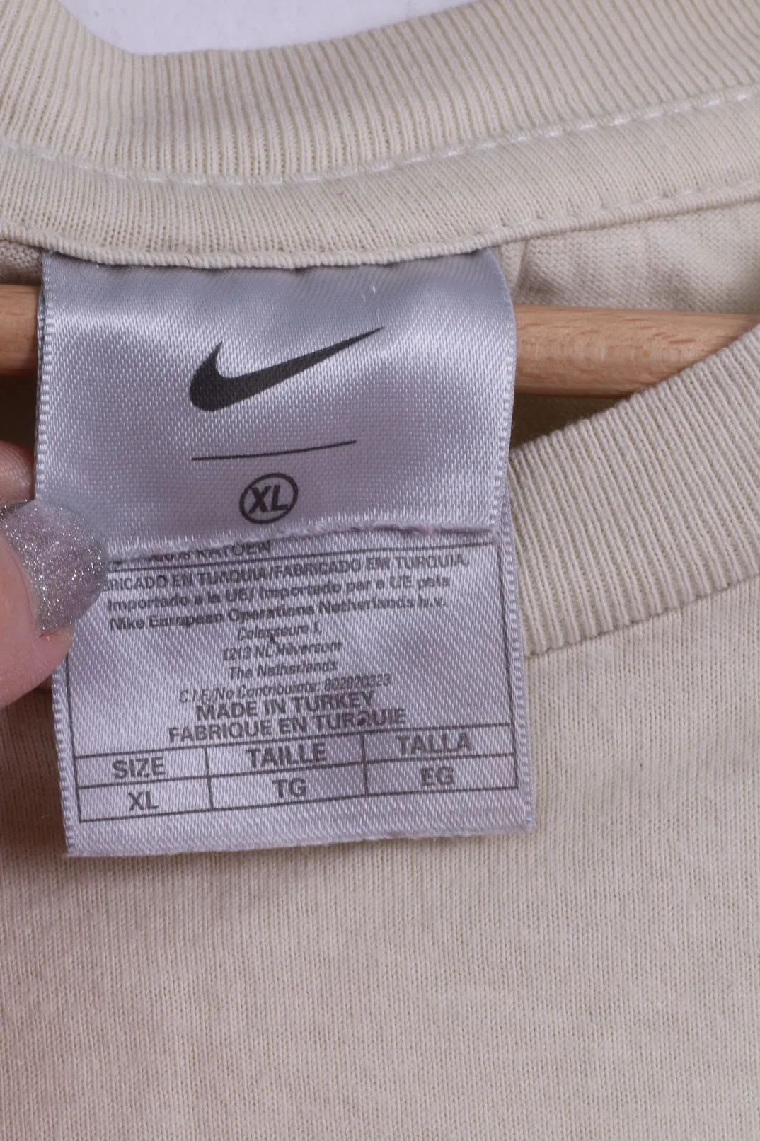Nike Mens XL T- Shirt Cream Cotton Crew Neck Logo Graphic Top