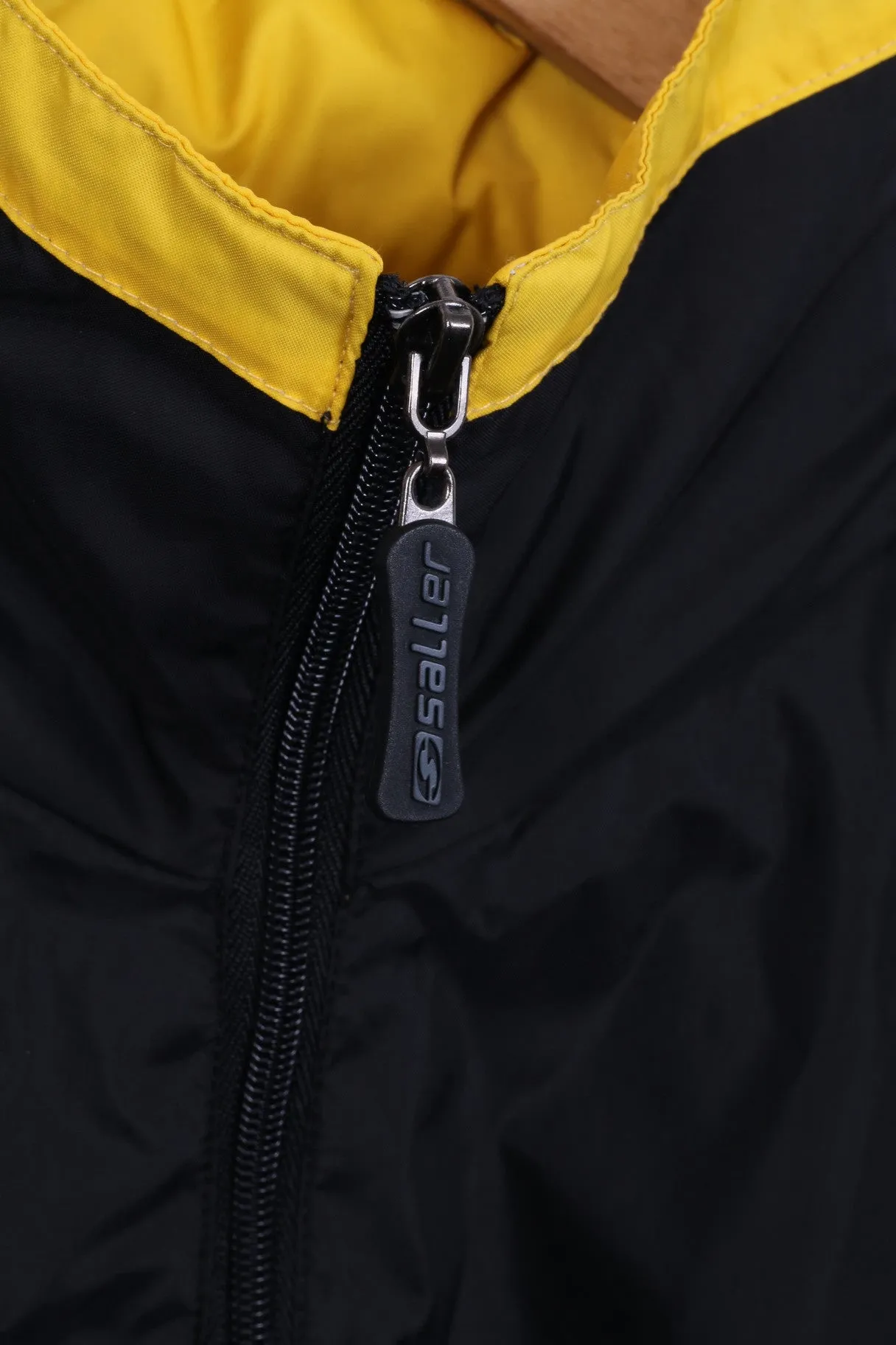 Saller Mens L Jacket Black Nylon Waterproof Hidden Hood Lightweight Training Top