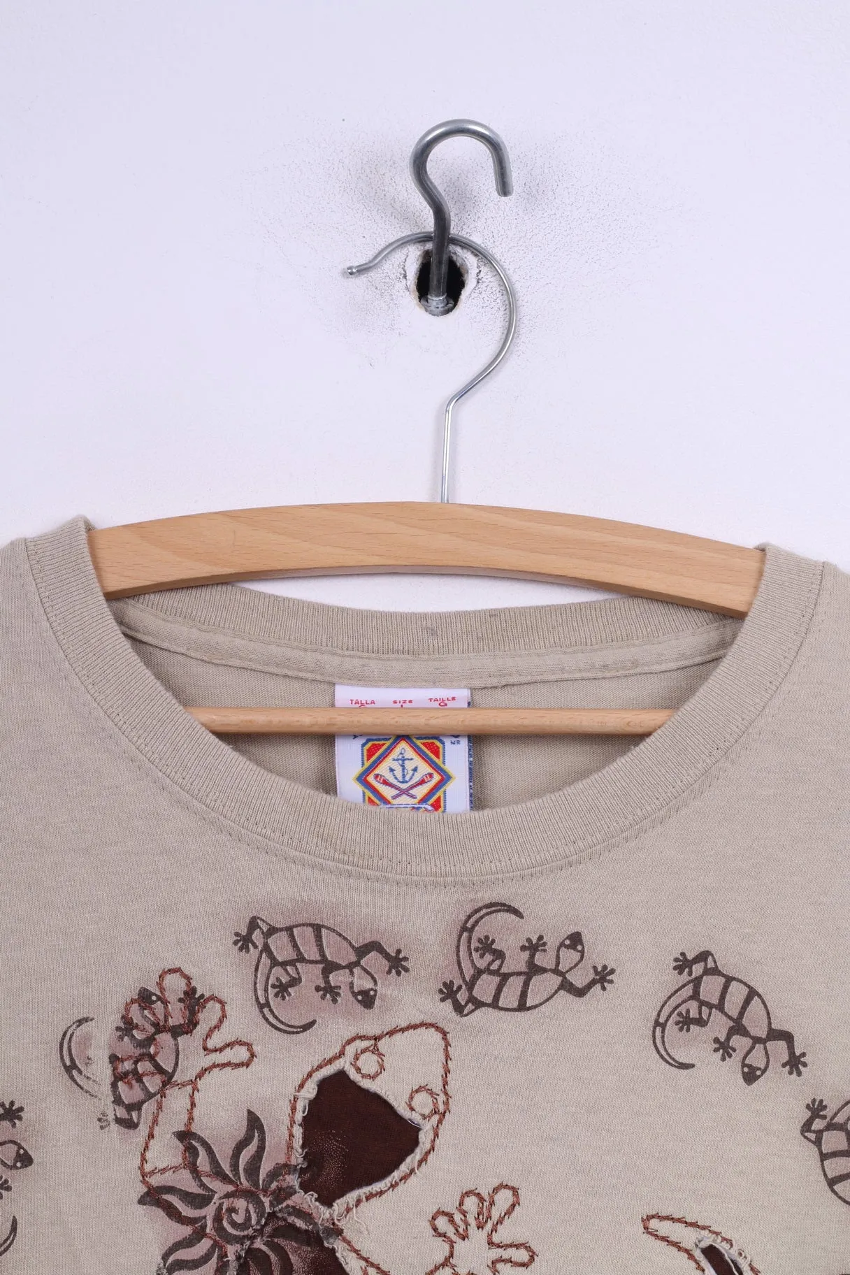 Yacht Club Mens L T-Shirt Graphic Beige Crew Neck Cotton Top Vintage